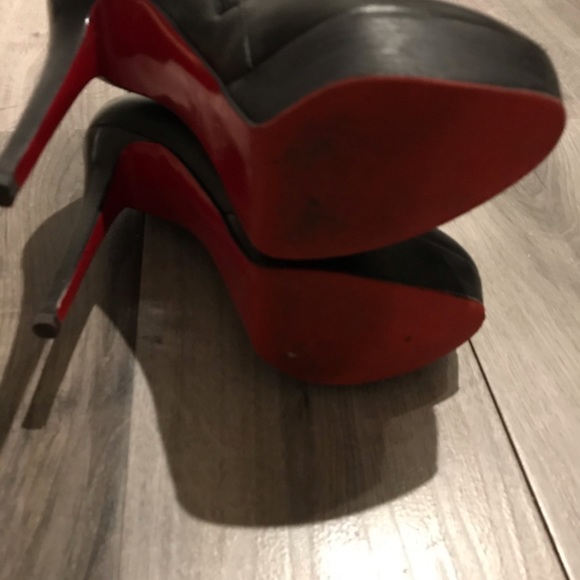 COPY - COPY - Christian louboutin boots. - Picture 5 of 6